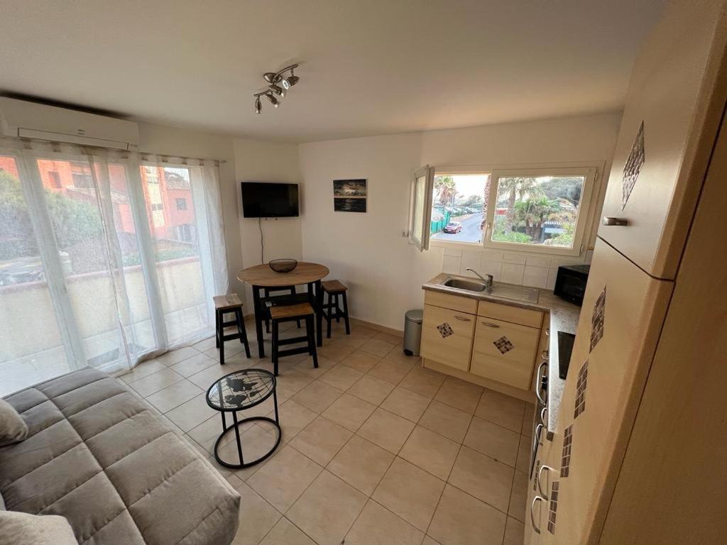 Plein Sud, Bel Appartement 20 Metres De La Plage La Capte Hyères Zewnętrze zdjęcie