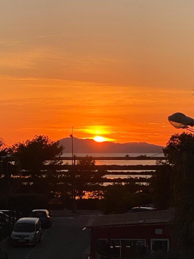 Plein Sud, Bel Appartement 20 Metres De La Plage La Capte Hyères Zewnętrze zdjęcie